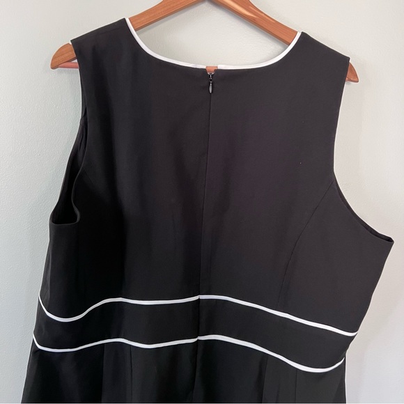 Eloquii Black Sheath Dress with White Trim • 22 - Picture 4 of 10